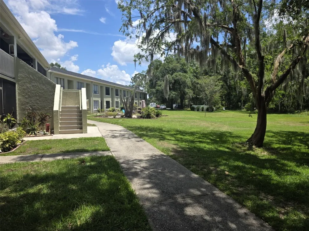 1775 CUPECOY CIRCLE #O6 Lutz, FL 33558