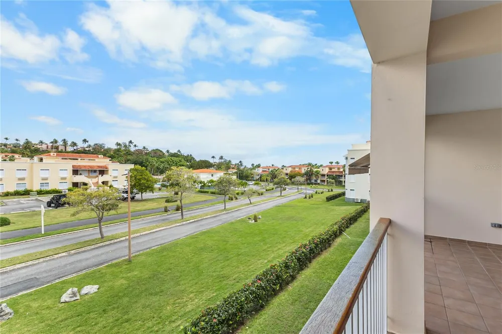 180 PALMAS DRIVE #9C Humacao, PR 00791