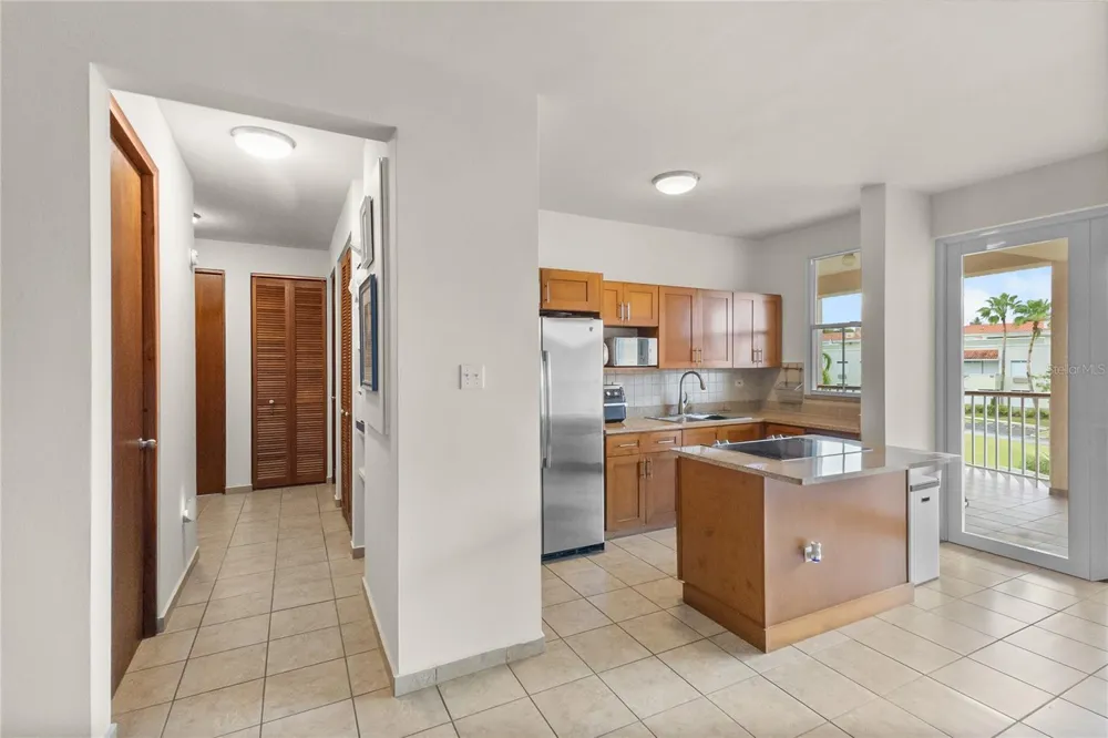 180 PALMAS DRIVE #9C Humacao, PR 00791