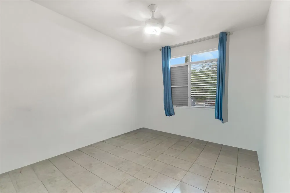 180 PALMAS DRIVE #9C Humacao, PR 00791