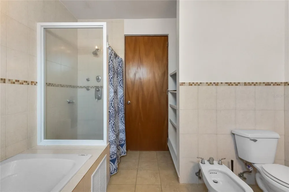 180 PALMAS DRIVE #9C Humacao, PR 00791