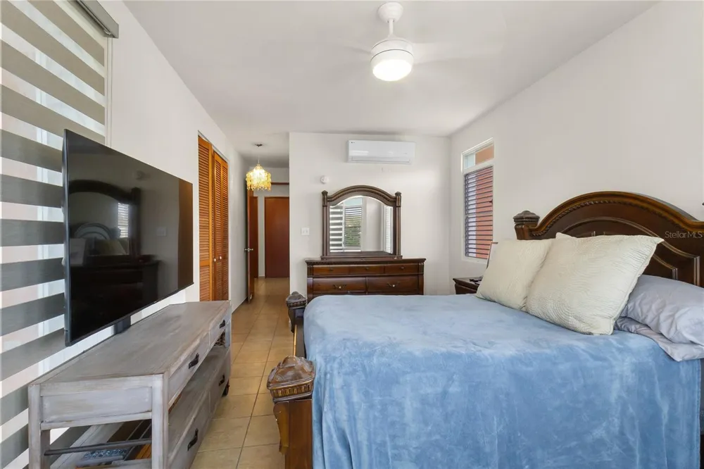 180 PALMAS DRIVE #9C Humacao, PR 00791