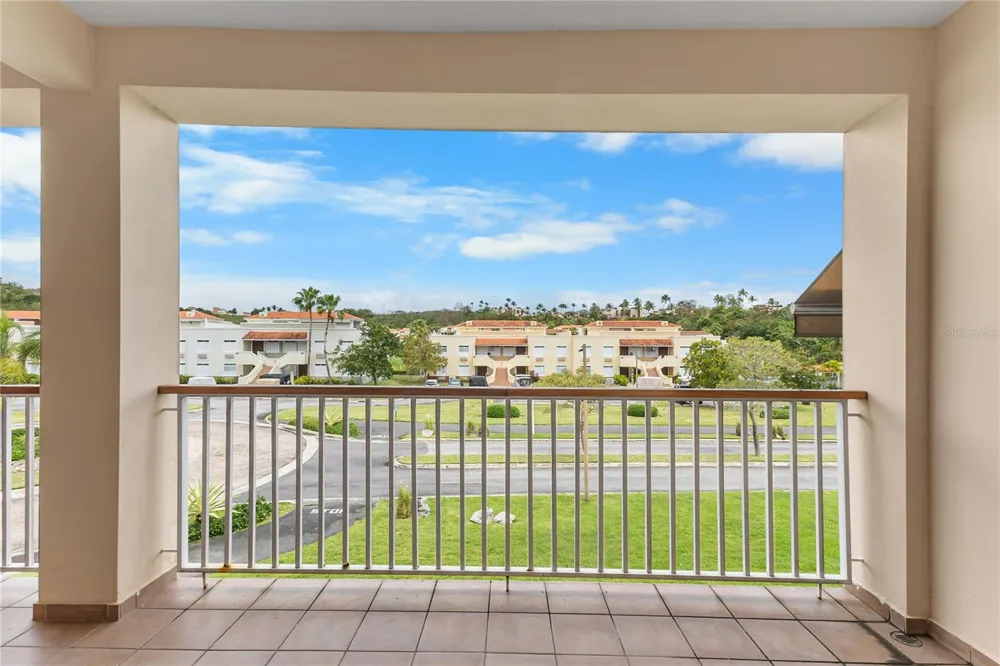 180 PALMAS DRIVE #9C Humacao, PR 00791