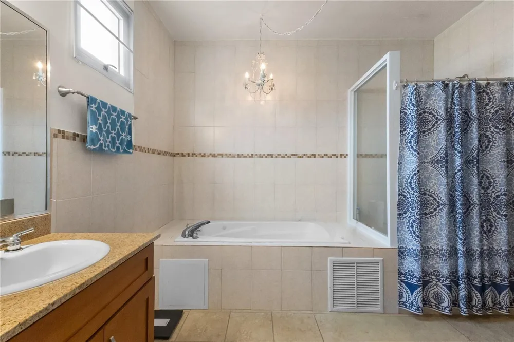 180 PALMAS DRIVE #9C Humacao, PR 00791