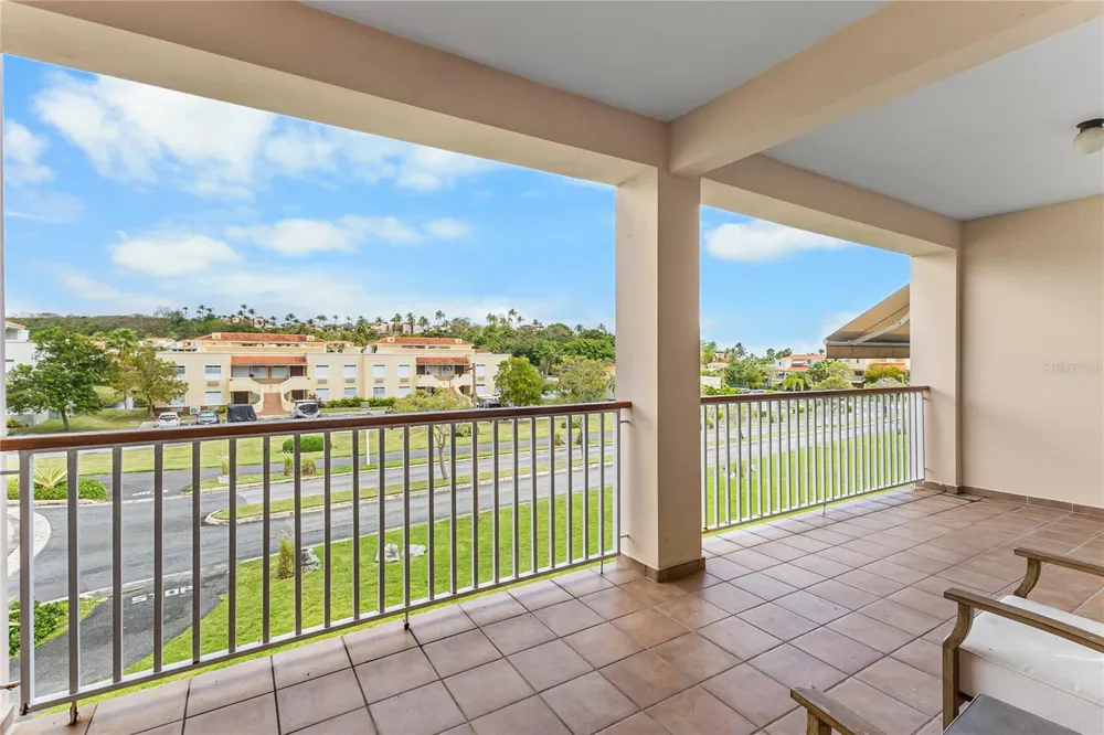180 PALMAS DRIVE #9C Humacao, PR 00791