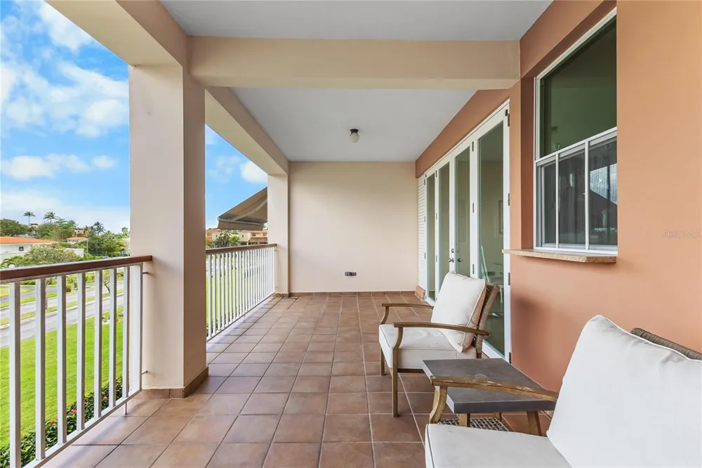 180 PALMAS DRIVE #9C Humacao, PR 00791