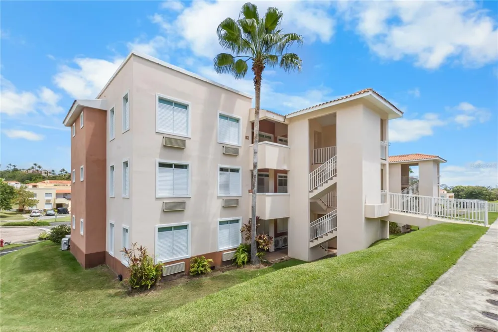 180 PALMAS DRIVE #9C Humacao, PR 00791
