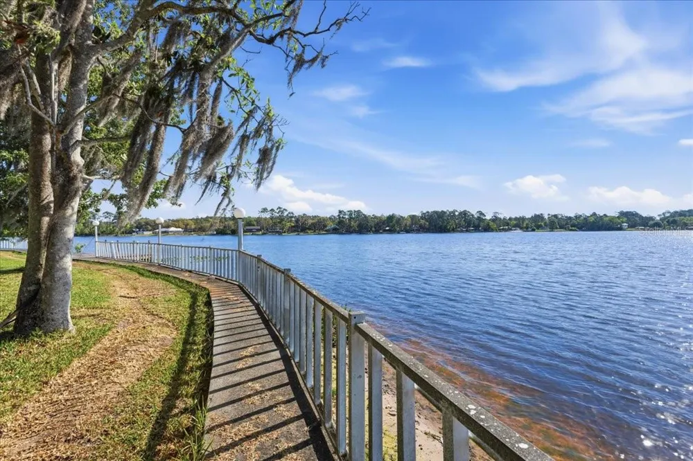 229 LAKE IDA POINT DRIVE Interlachen, FL 32148