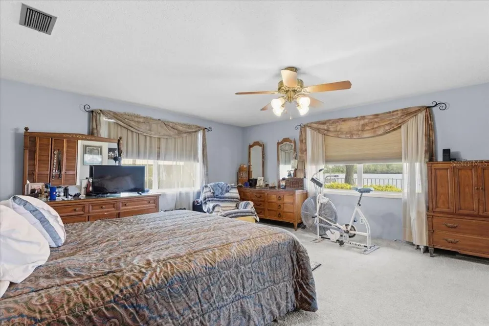 229 LAKE IDA POINT DRIVE Interlachen, FL 32148