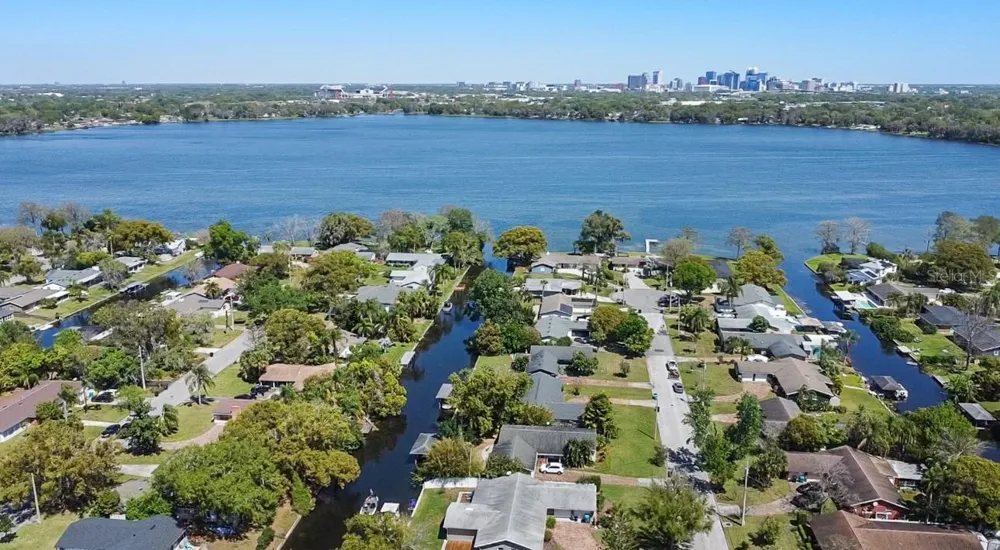 2601 WINDWARD COURT Orlando, FL 32805
