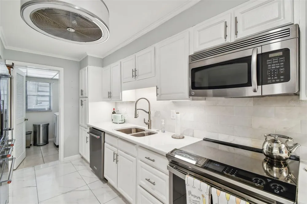 3505 TARPON WOODS BOULEVARD #P404 Palm Harbor, FL 34685