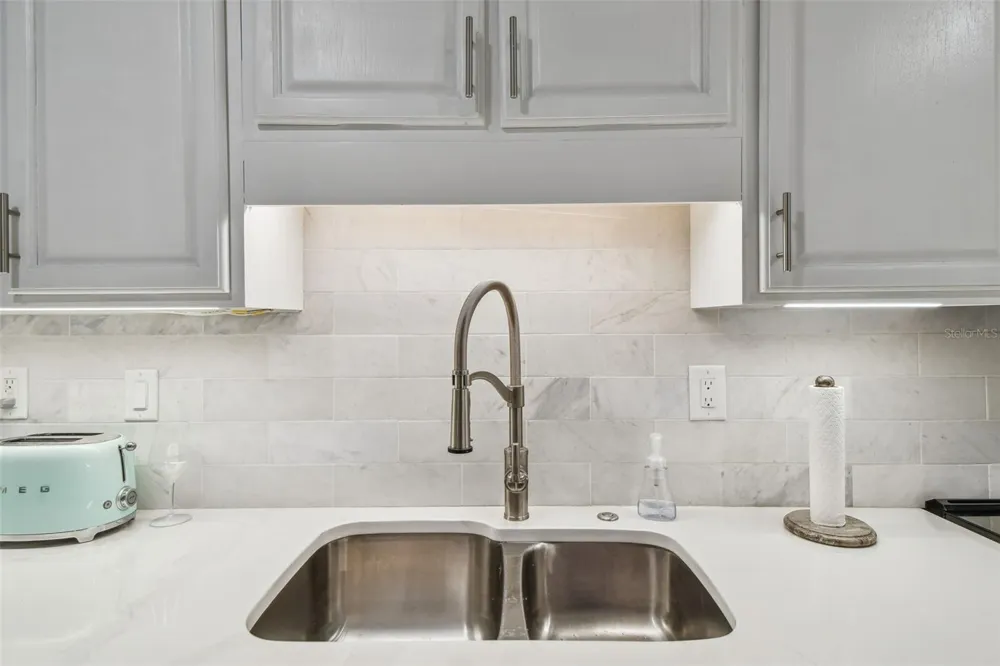 3505 TARPON WOODS BOULEVARD #P404 Palm Harbor, FL 34685