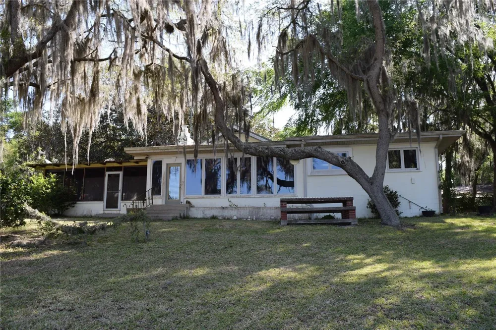 121 AWEEMA WAY Melrose, FL 32666