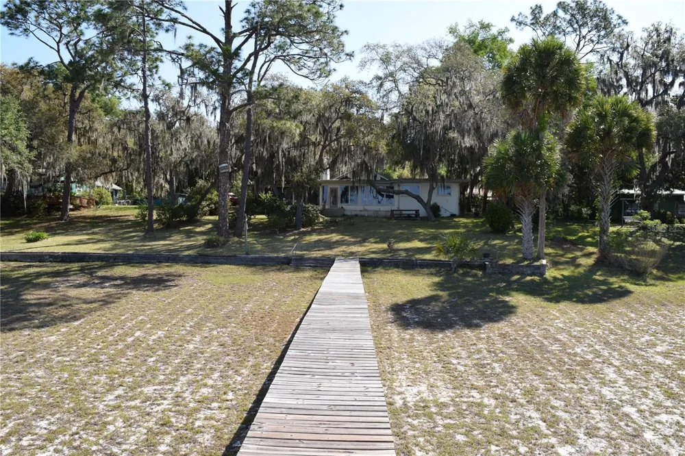 121 AWEEMA WAY Melrose, FL 32666