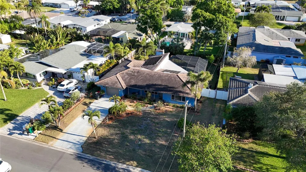 33 SOUTHWIND DRIVE Belleair Bluffs, FL 33770