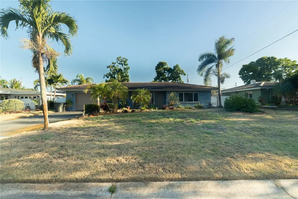 33 SOUTHWIND DRIVE Belleair Bluffs, FL 33770