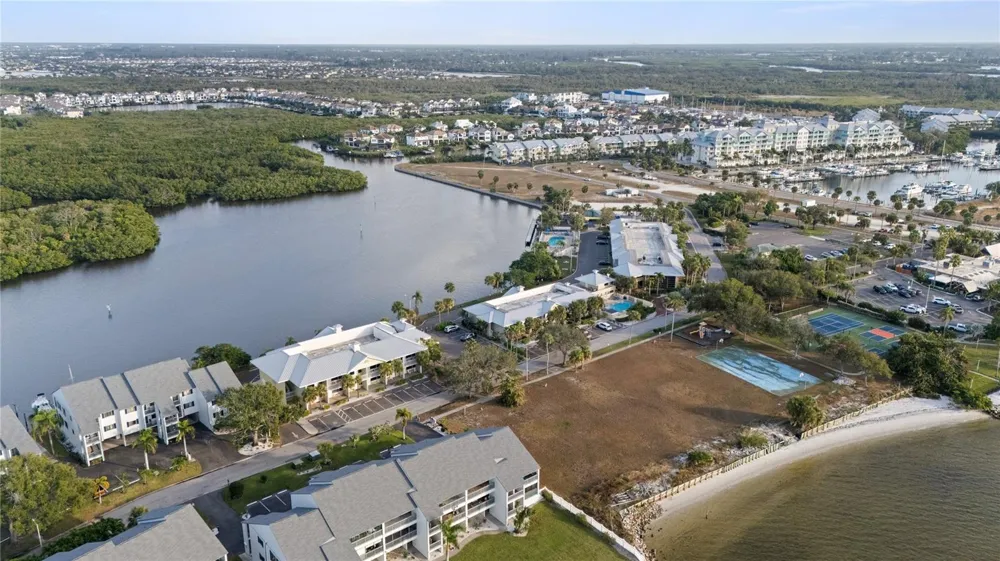 611 DESTINY DRIVE #410 Ruskin, FL 33570