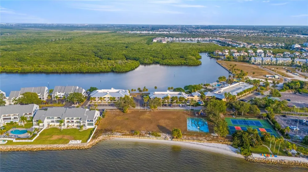 611 DESTINY DRIVE #410 Ruskin, FL 33570
