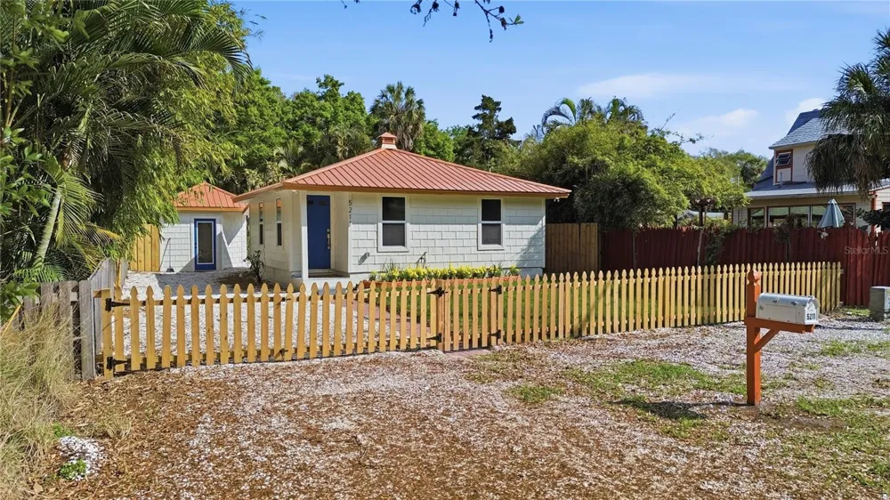 5211 25TH AVENUE S Gulfport, FL 33707