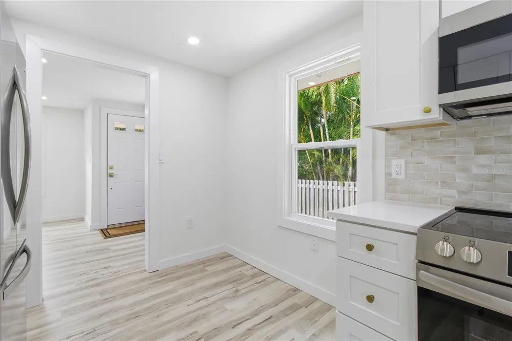 5211 25TH AVENUE S Gulfport, FL 33707