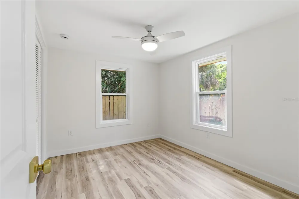 5211 25TH AVENUE S Gulfport, FL 33707