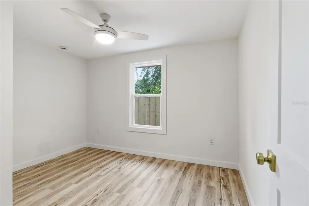 5211 25TH AVENUE S Gulfport, FL 33707