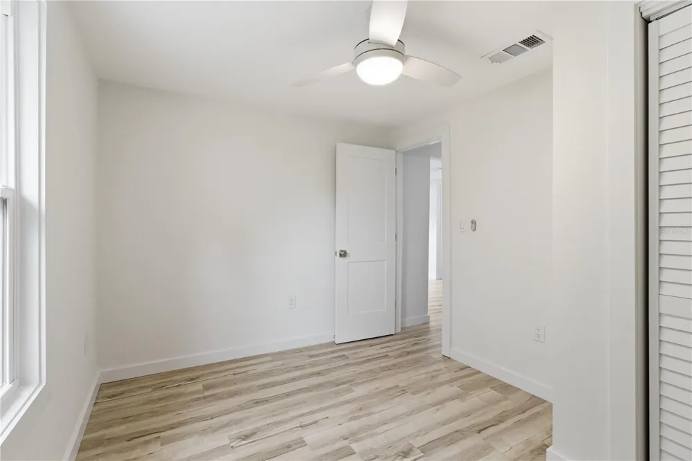 5211 25TH AVENUE S Gulfport, FL 33707