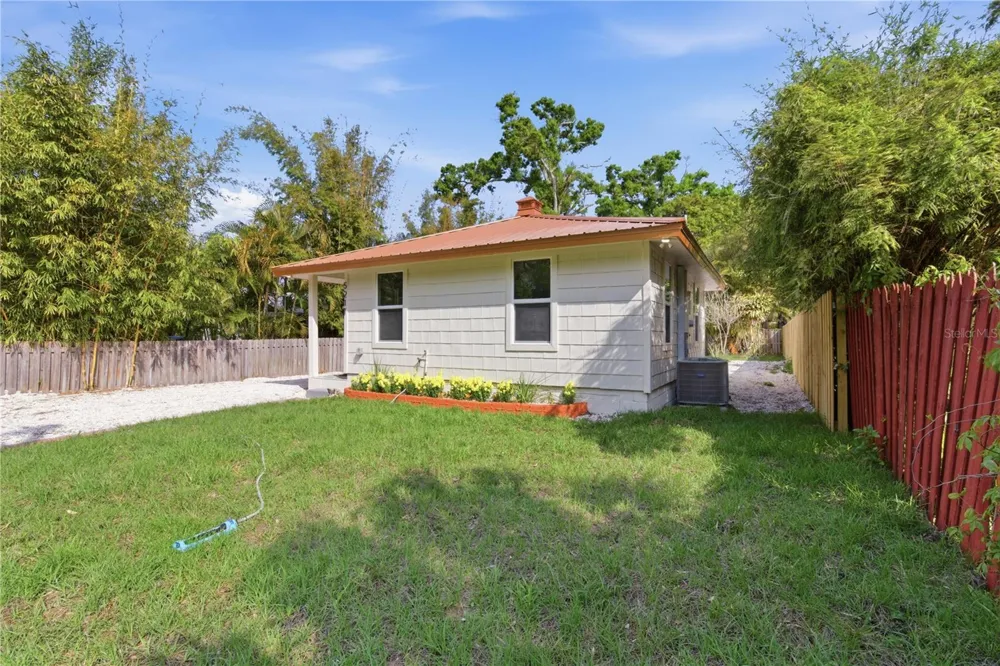 5211 25TH AVENUE S Gulfport, FL 33707