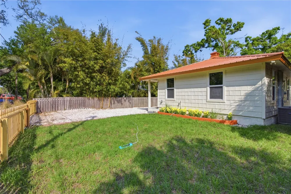 5211 25TH AVENUE S Gulfport, FL 33707