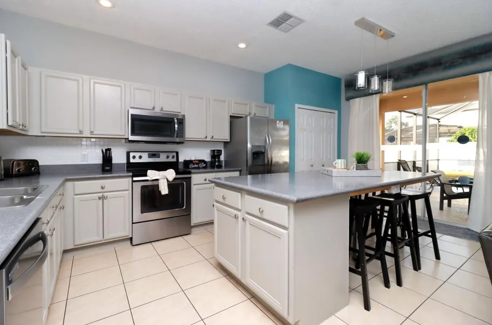 1315 SEASONS BOULEVARD Kissimmee, FL 34746