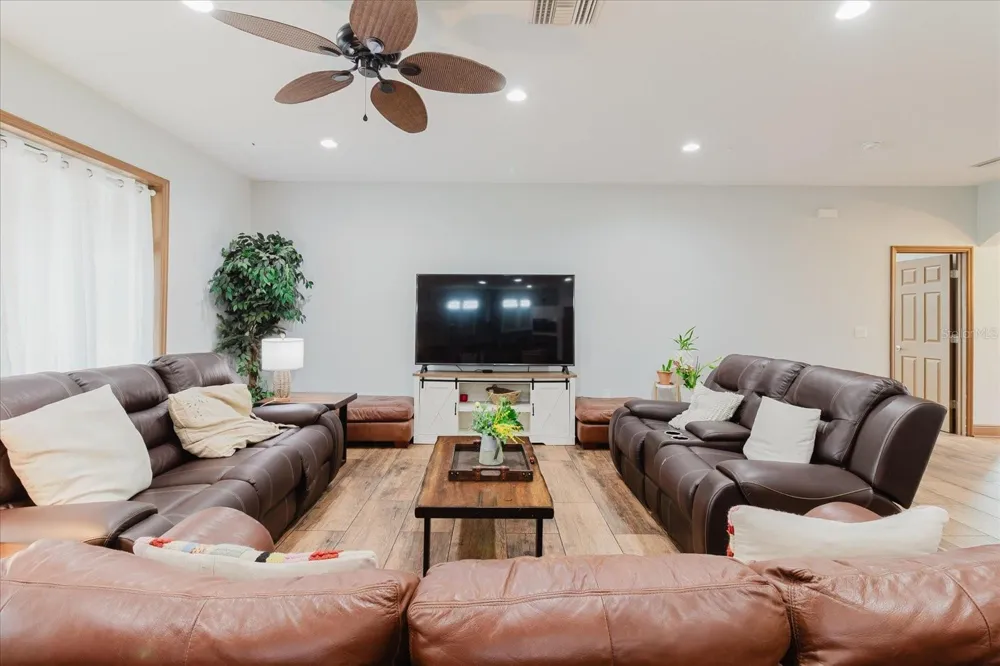 2603 BISMARK DRIVE Valrico, FL 33596