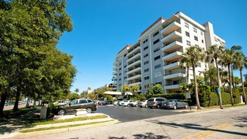 1400 BARCARROTA BOULEVARD #201