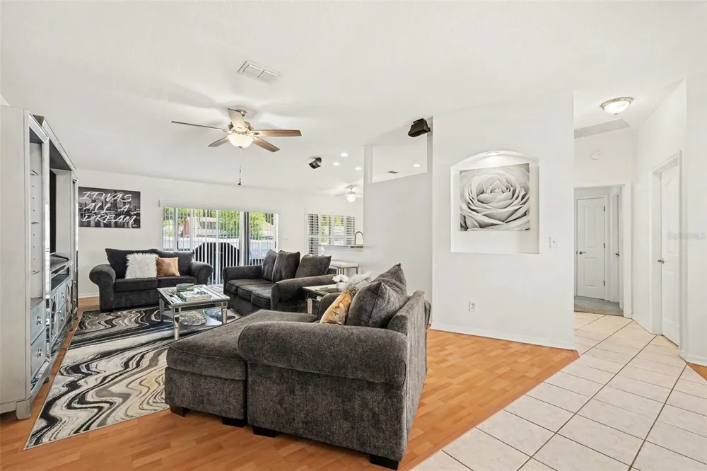 2333 TOWERING OAKS CIRCLE Seffner, FL 33584