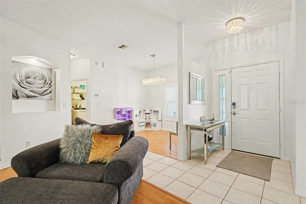 2333 TOWERING OAKS CIRCLE Seffner, FL 33584