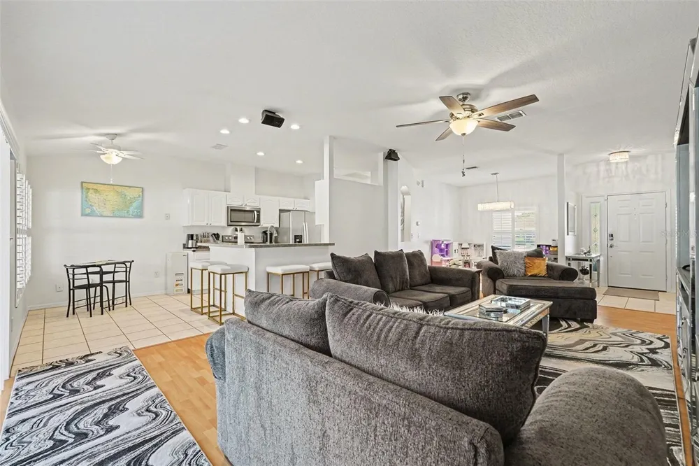 2333 TOWERING OAKS CIRCLE Seffner, FL 33584