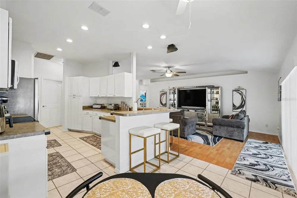 2333 TOWERING OAKS CIRCLE Seffner, FL 33584