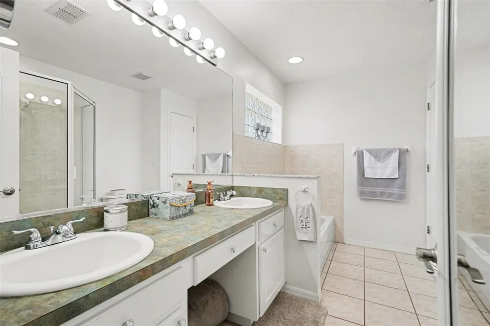 2333 TOWERING OAKS CIRCLE Seffner, FL 33584