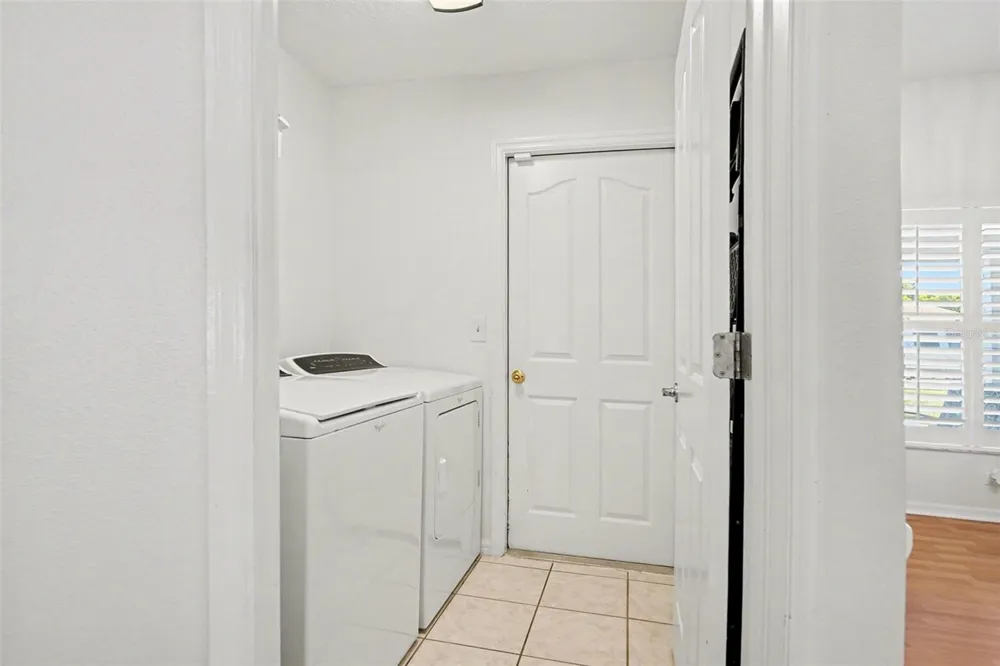 2333 TOWERING OAKS CIRCLE Seffner, FL 33584