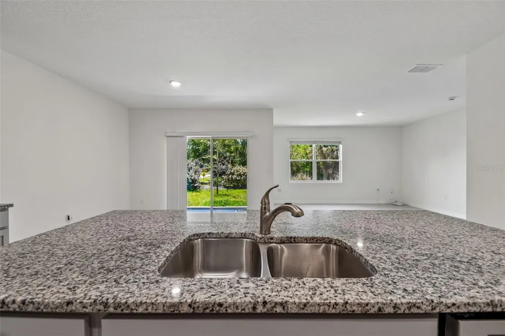727 LAZIO CIRCLE Debary, FL 32713