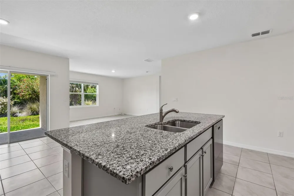 727 LAZIO CIRCLE Debary, FL 32713