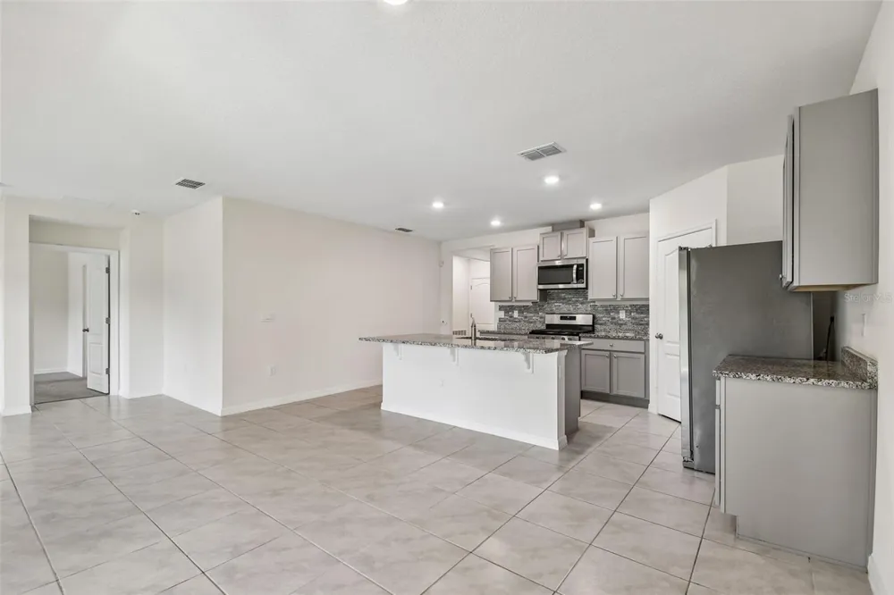 727 LAZIO CIRCLE Debary, FL 32713