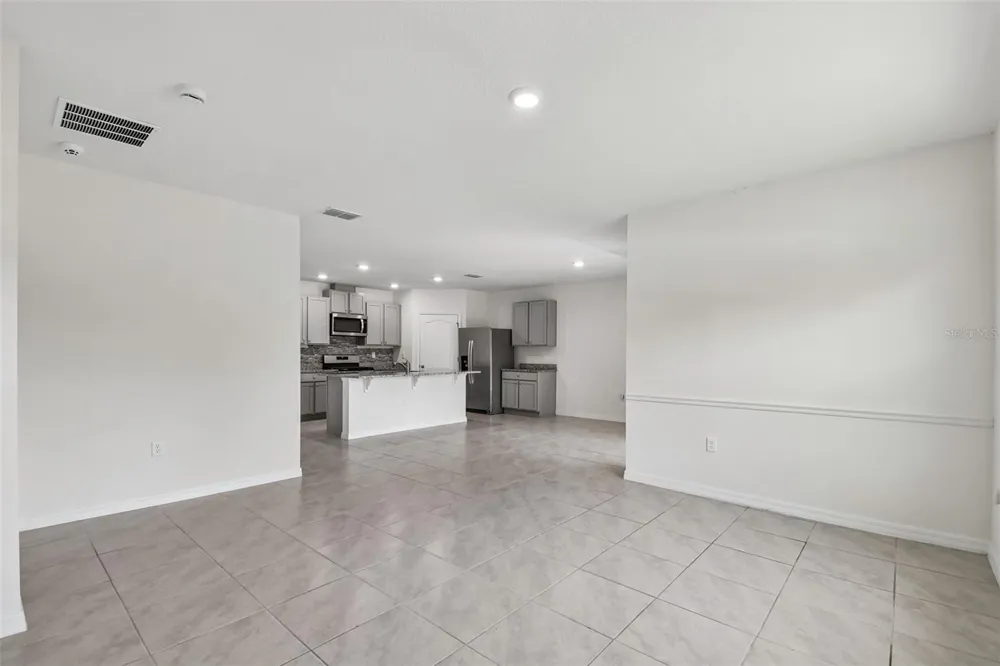727 LAZIO CIRCLE Debary, FL 32713