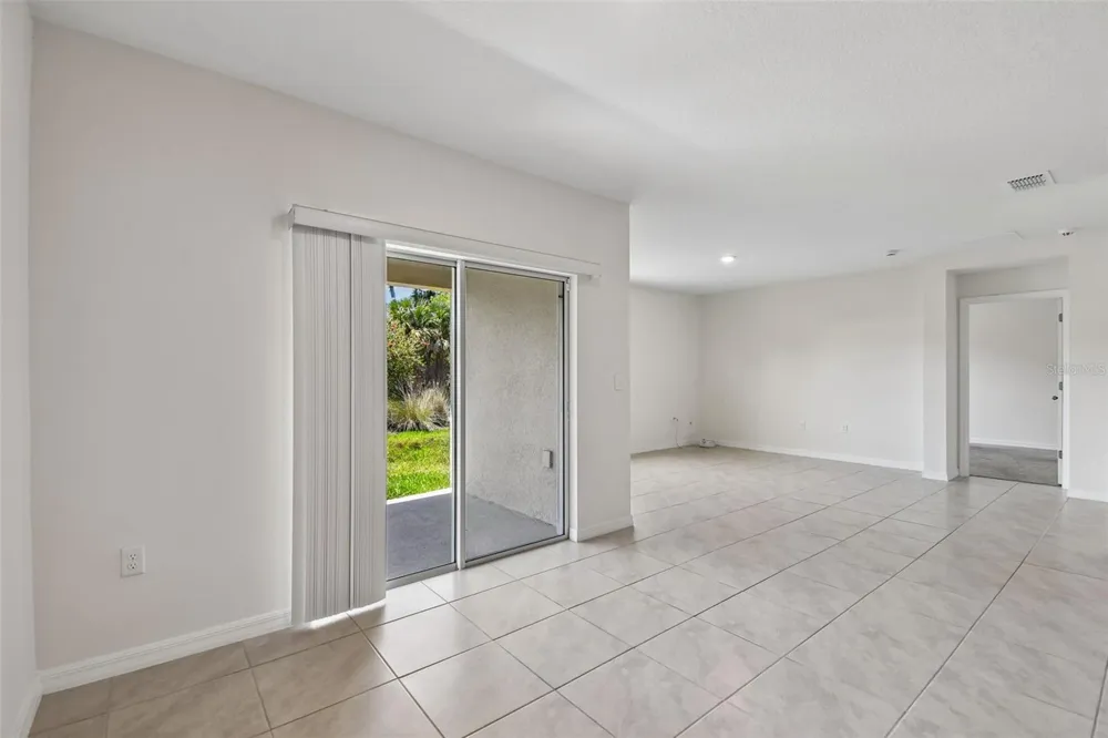 727 LAZIO CIRCLE Debary, FL 32713