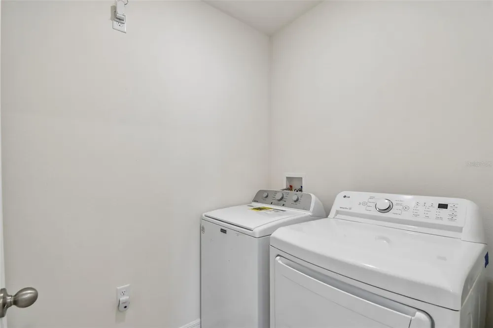 727 LAZIO CIRCLE Debary, FL 32713