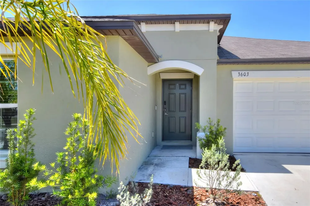 3603 NATURAL TRACE STREET Plant City, FL 33565