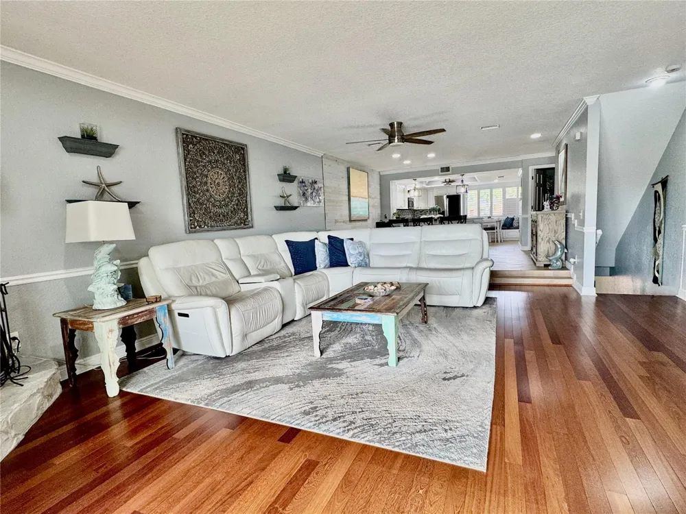 513 HAVEN POINT DRIVE Treasure Island, FL 33706