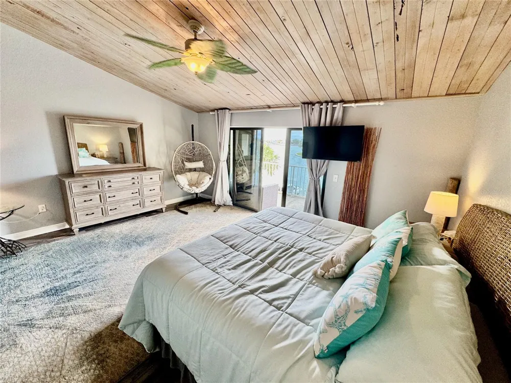 513 HAVEN POINT DRIVE Treasure Island, FL 33706