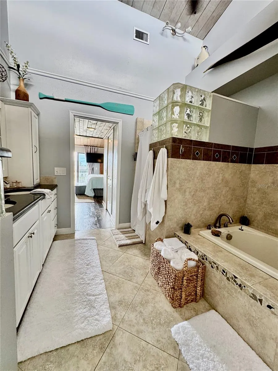513 HAVEN POINT DRIVE Treasure Island, FL 33706
