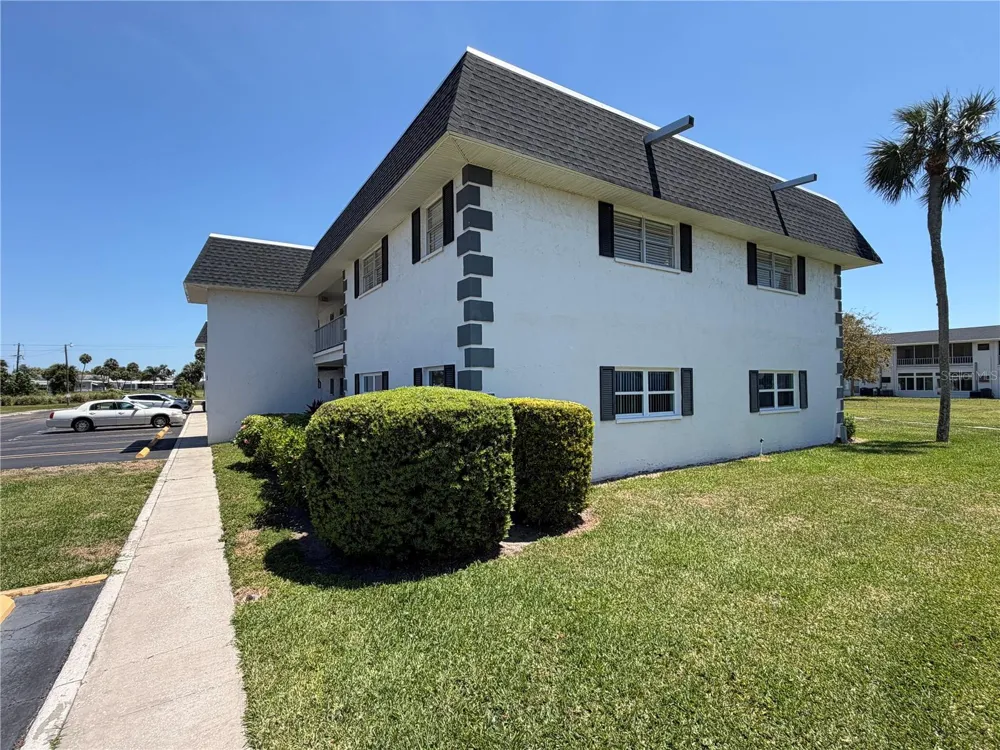 102 46TH AVENUE TERRACE W #403 Bradenton, FL 34207