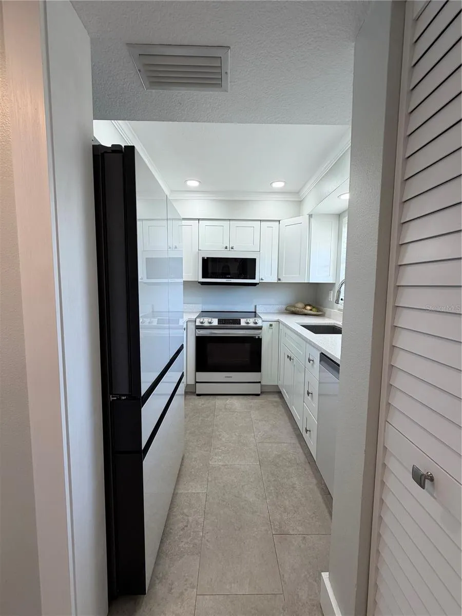 102 46TH AVENUE TERRACE W #403 Bradenton, FL 34207